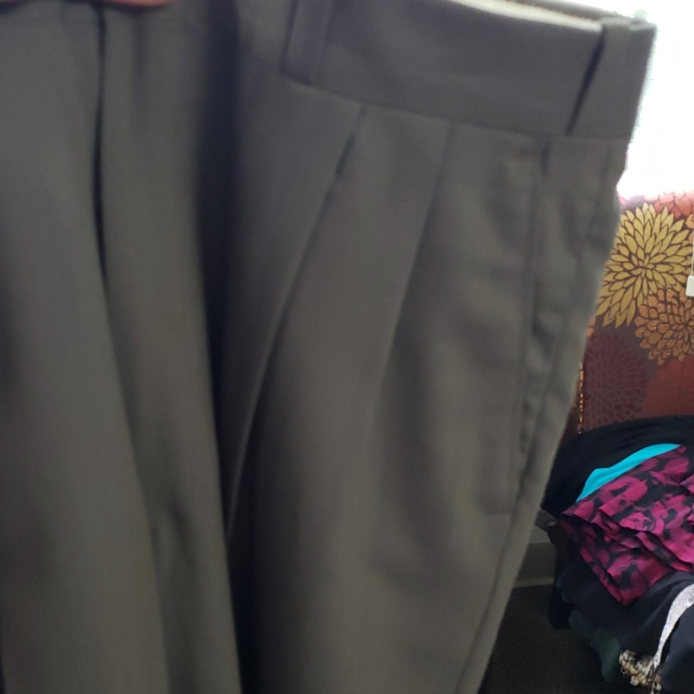 Suit - Picture 5 of 6